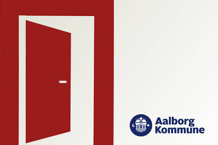Rød dør og Ålborg Kommmunes logo